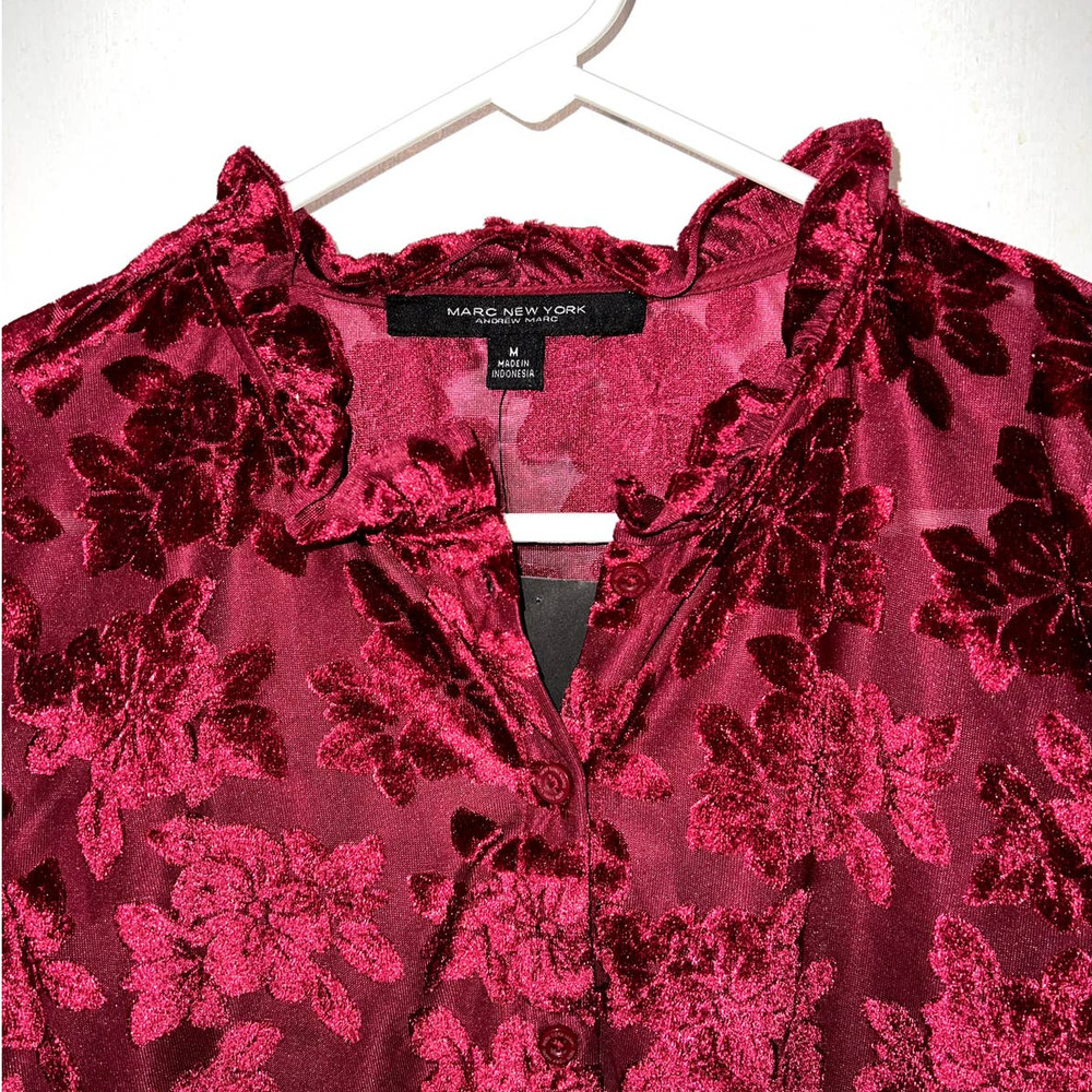 New Marc New York Andrew Marc red velvet floral long sleeve blouse size L - Picture 2 of 6